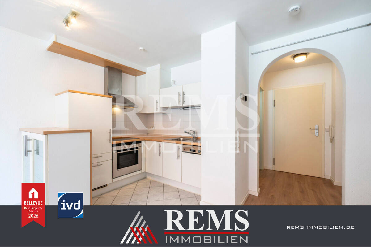 Helle 2-Zimmer-Etagenwohnung mit Balkon, EBK und TG-Stellplatz in günstiger Lage von Untertürkheim – Stuttgart – Bild 1 von 9