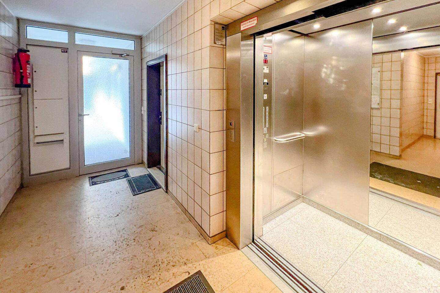 2-Zimmer-Wohnung mit wunderschönem Panoramablick – Hannover – Vorschaubild 8
