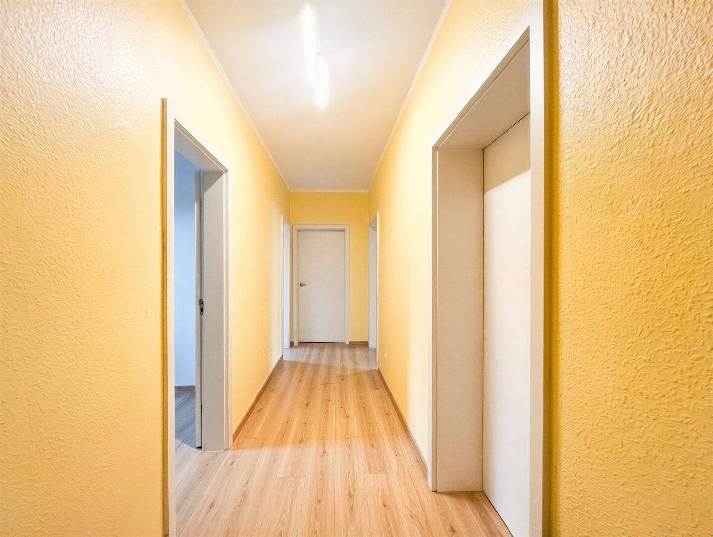 Attraktive Wohnung im 1. Obergeschoss mit Balkon und Tageslichtbad – Leipzig – Vorschaubild 2