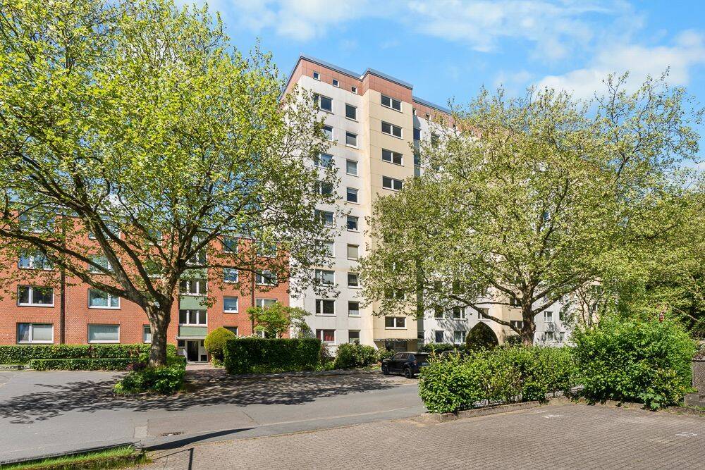 Mehr Raum für Ihre Familie - helle 4-Zimmer-Wohnung mit West-Balkon, Aufzug und Außenstellplatz – Hamburg – Vorschaubild 2