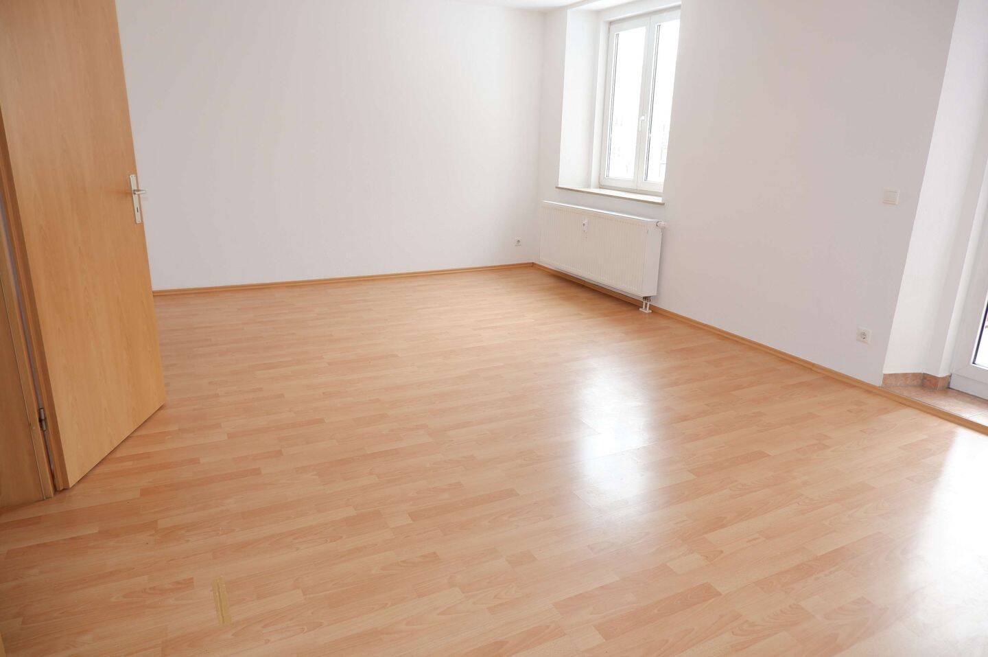 1. OG / großes Wohnzi. mit Balkon / u.v.m – Chemnitz – Vorschaubild 2
