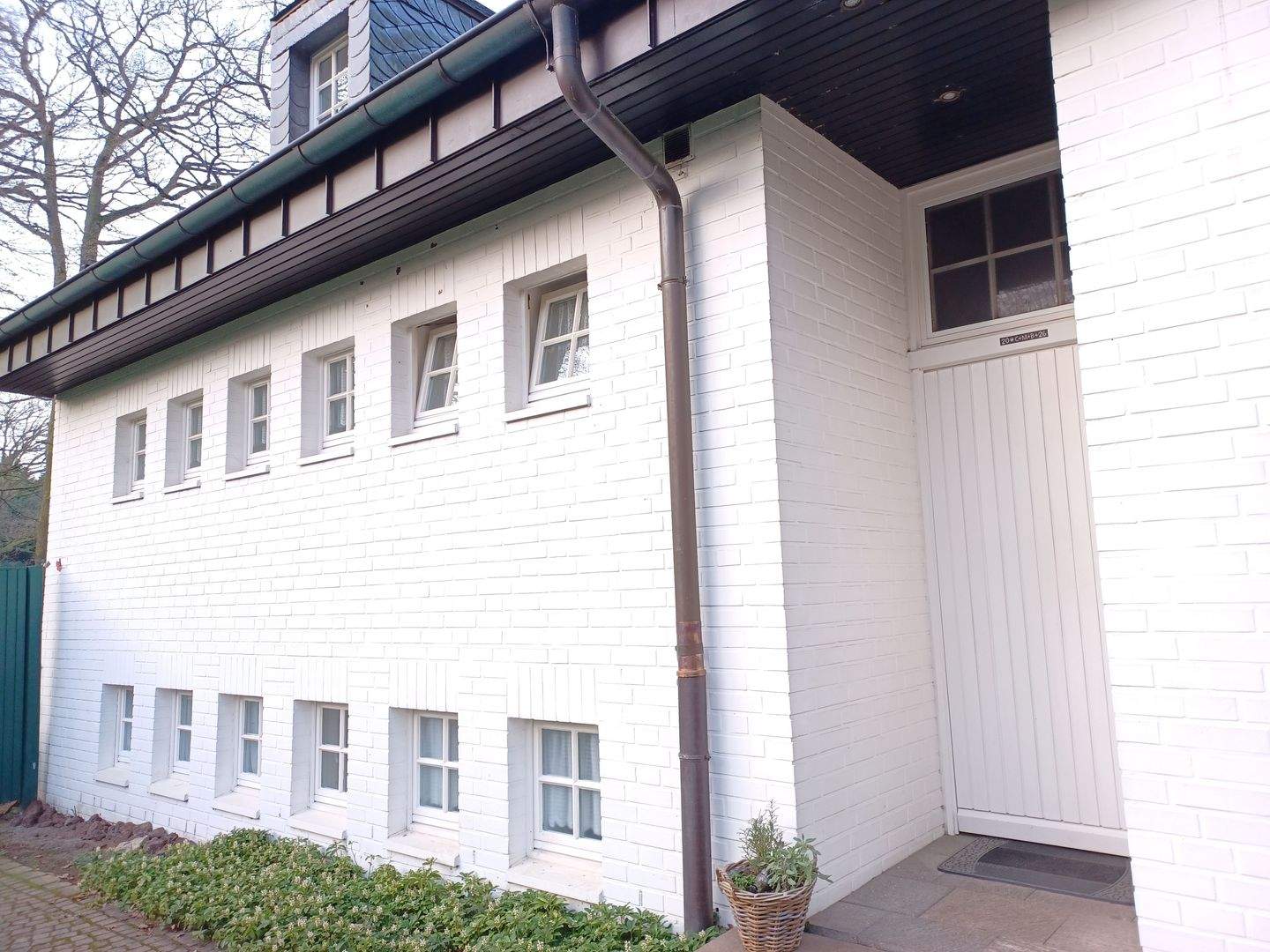 Gemütliche 2-Zimmer-Wohnung mit Balkon und Garten direkt am Stadtwald – Krefeld – Vorschaubild 2