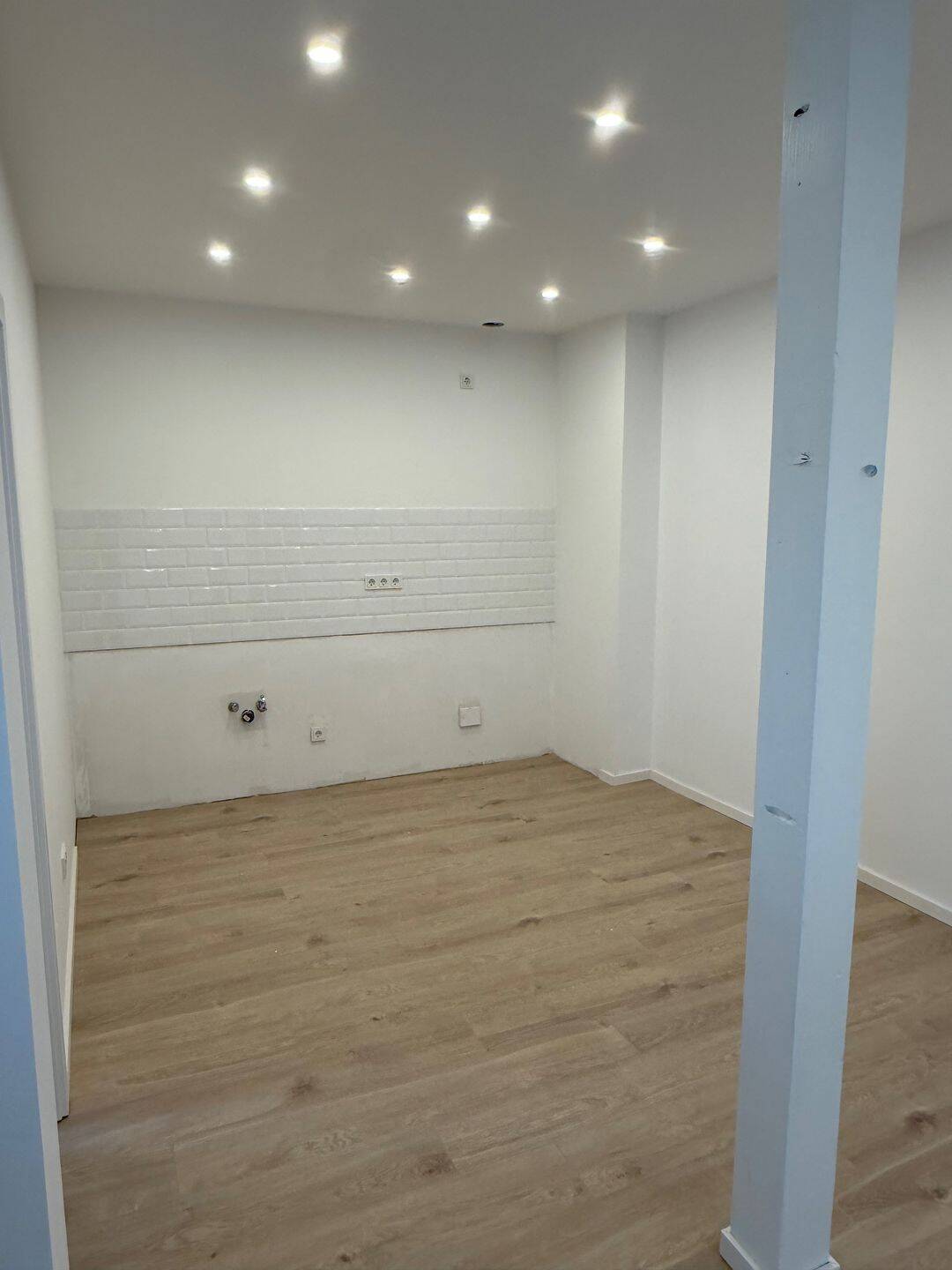 ERSTBEZUG ! Helle & frisch renoviere 3 ZKB Maisonette- Wohnung in 66121 Saarbrücken – Saarbrücken – Vorschaubild 3