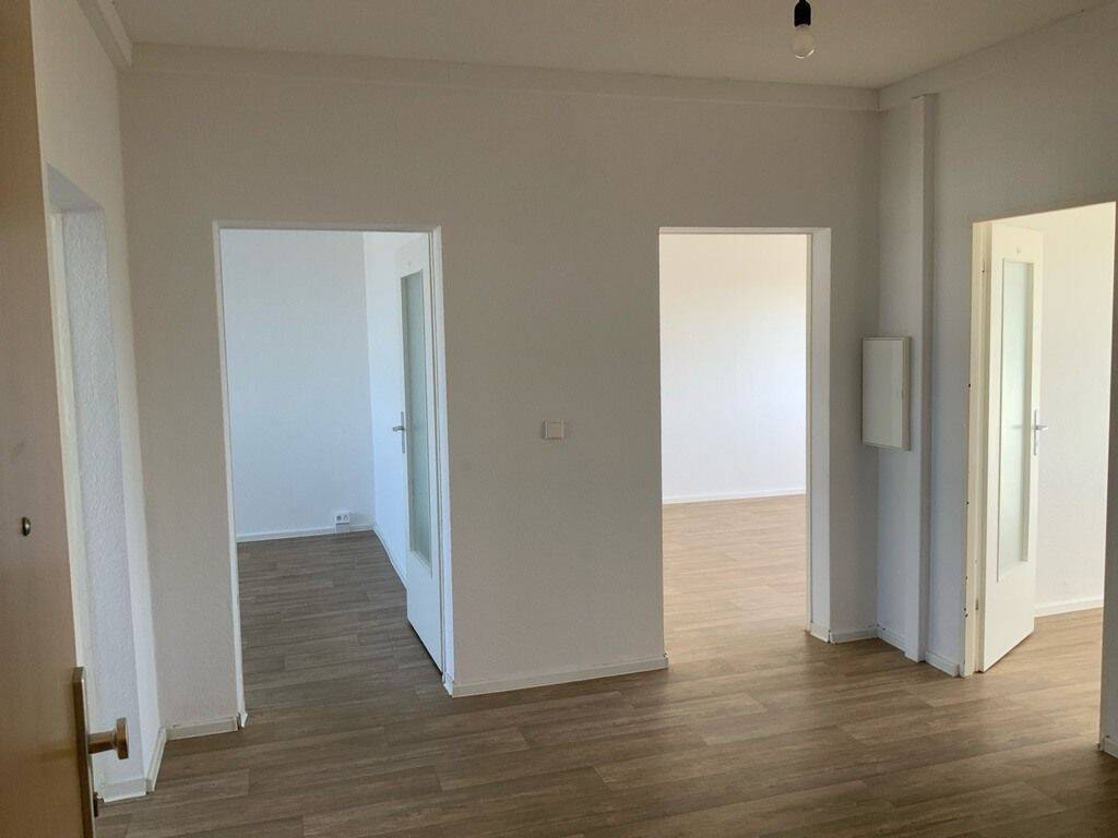 Große 3-Raumwohnung in Thekla