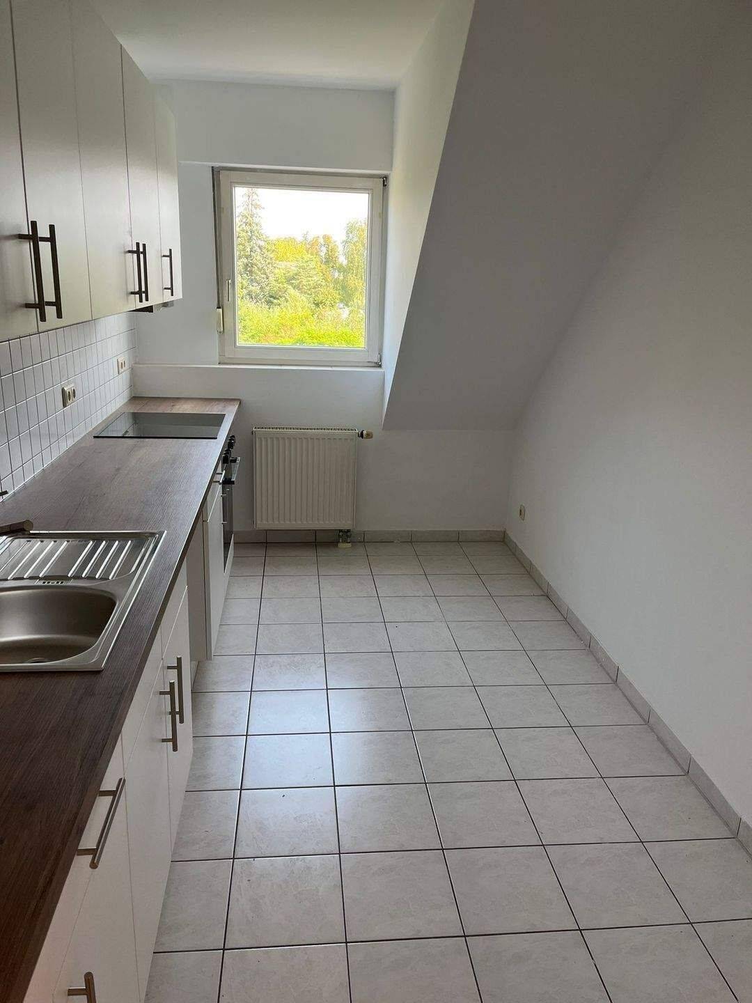 Bezugsfreies Dachgeschoss mit 2 Balkonen, EBK und attraktivem Grundriss – Berlin – Vorschaubild 5