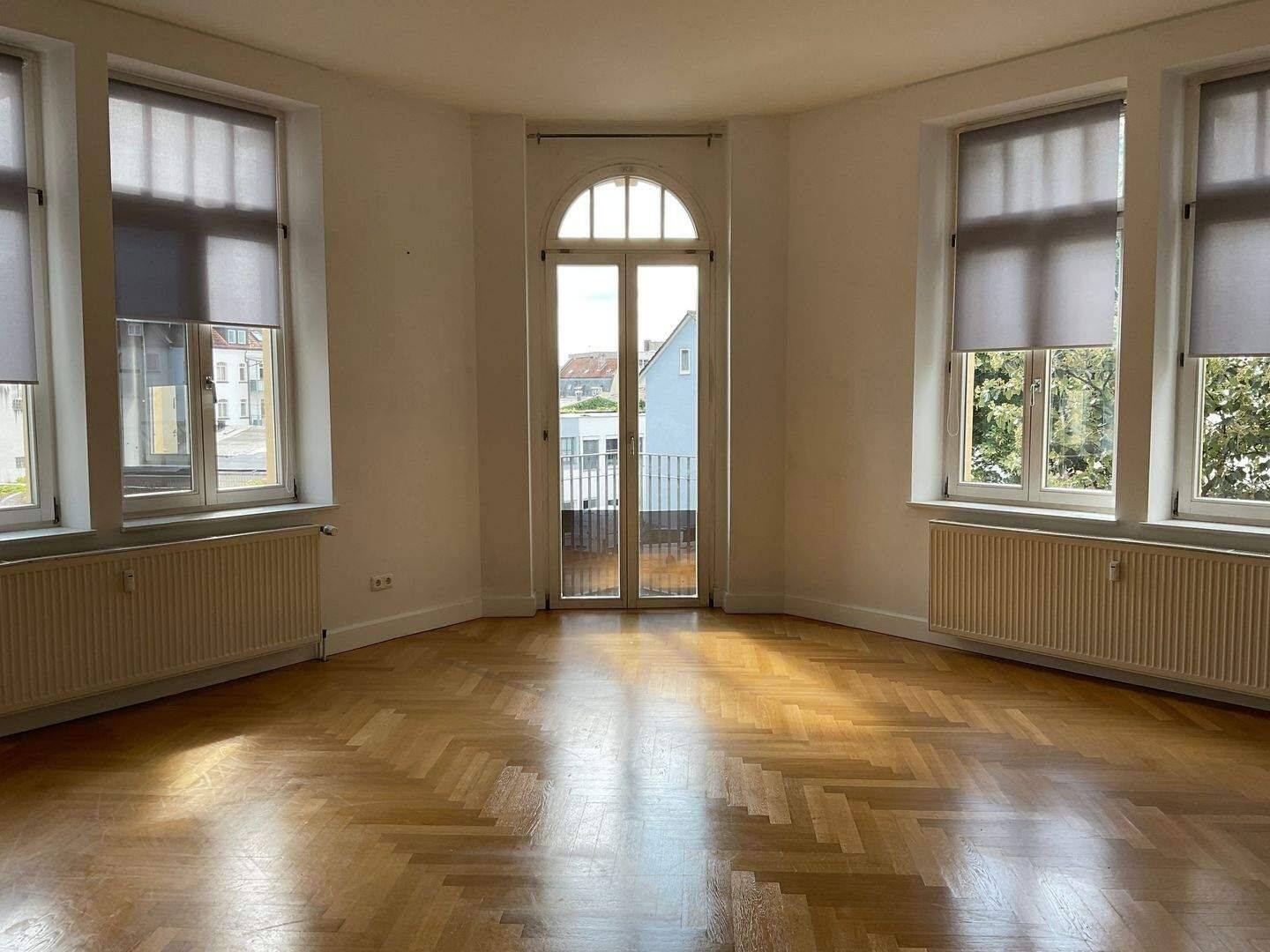 Helle großzügige Stadtwohnung in einer denkmalgeschützen Immobilie in Fulda