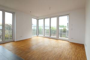 **Großzügie 4- Zimmer-Wohnung im 3.OG mit EBK, Balkon, HWR und Gäste-WC**