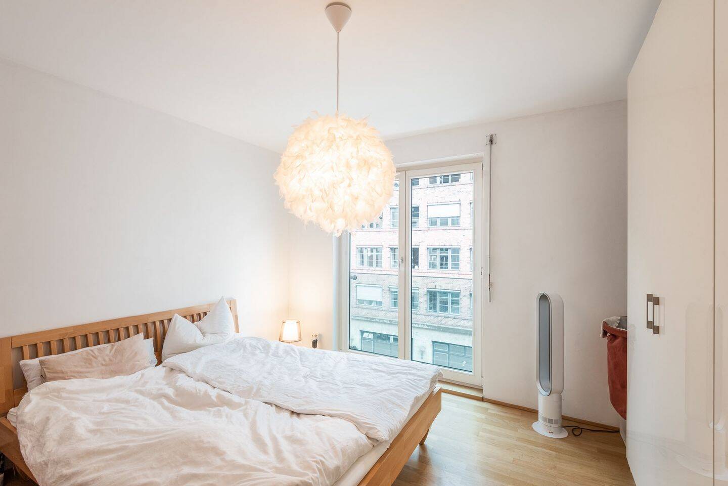AIGNER - Ruhe im Herzen der Maxvorstadt: 2-Zimmer-Wohnung mit Balkon – München – Vorschaubild 4