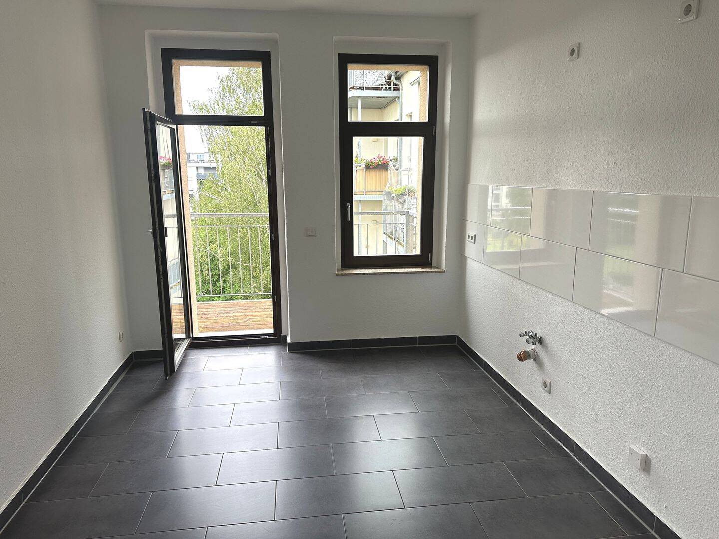 Kaßberg Top Lage mit Stellplatz - 3,5 Zimmer, Balkon, Tageslichtbad, Fußbodenheizung, Lift - energetisch mit Solarthermie! – Chemnitz – Vorschaubild 7
