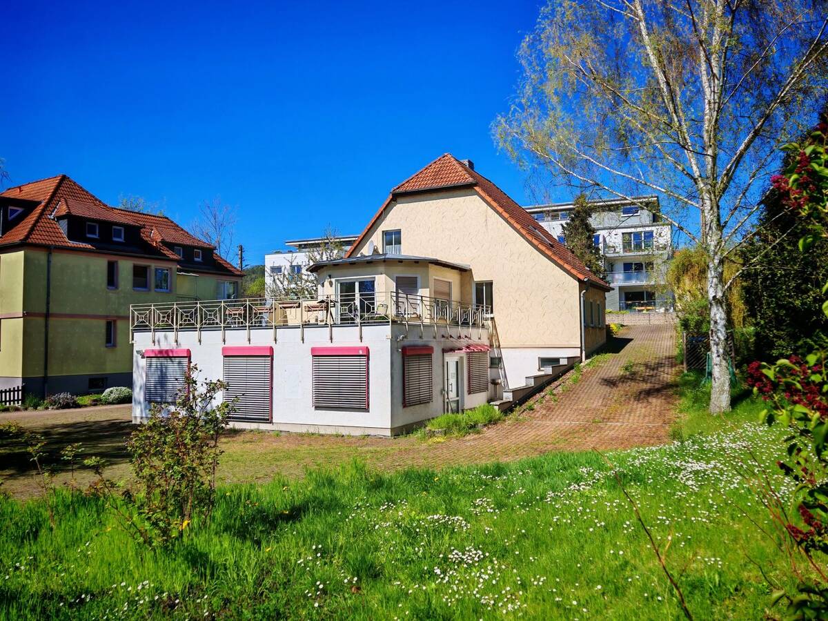Wohn- und Geschäftshaus mit Baugrundstück in Jena-Nord – 7743 Jena – Bild 1 von 9