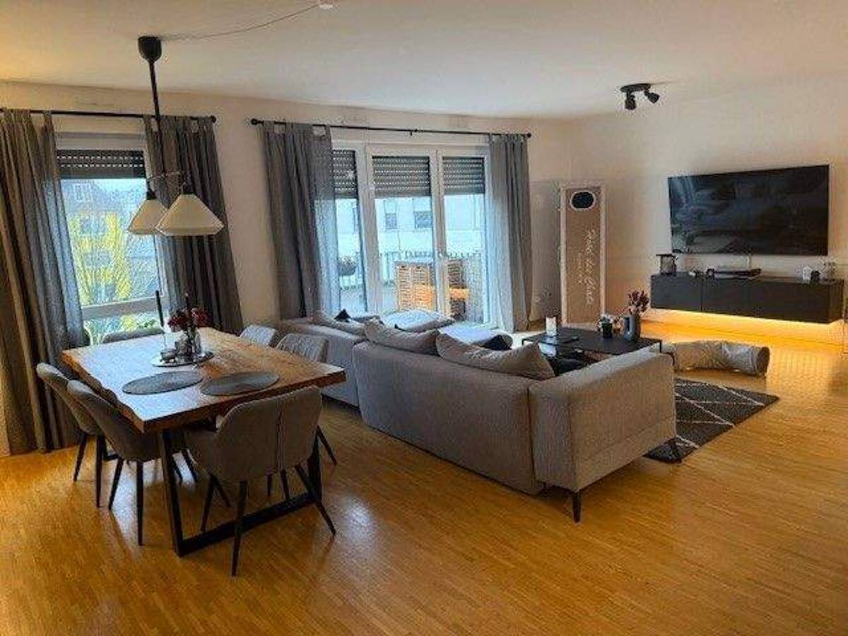 Moderne 2-Zimmer-Wohnung mit Balkon, schöner Aussicht und hochwertiger Ausstattung - Wentzel Dr. !! – 44135 Dortmund – Bild 1 von 6