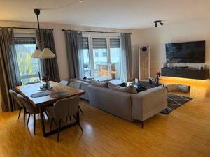 Moderne 2-Zimmer-Wohnung mit Balkon, schöner Aussicht und hochwertiger Ausstattung - Wentzel Dr. !!