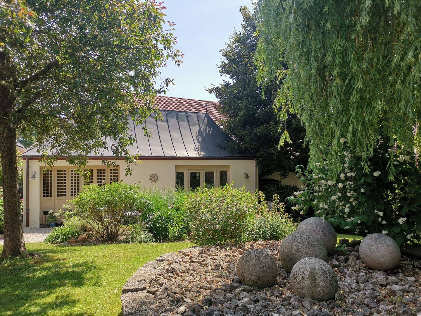 ZUHAUSE ANKOMMEN: EINE EXKLUSIVE ZEITREISE – Weißenburg in Bayern – Vorschaubild 2