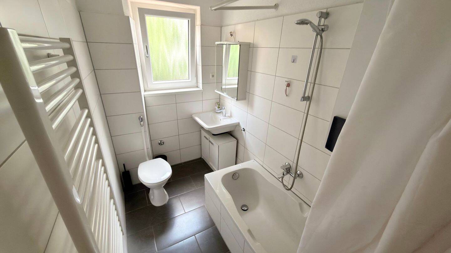 Nähe Gugelstrasse ! Hübsche, helle 2-ZW, 50 m², EBK gegen kl. Ablöse,1.OG ohne Aufzug – Nürnberg – Vorschaubild 8
