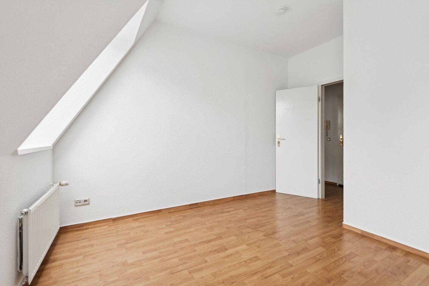 Attraktive, frisch renovierte 2-Zimmer-Wohnung mit moderner Einbauküche – Berlin – Vorschaubild 6