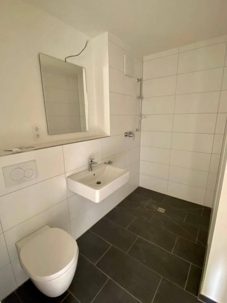 Bei VIVAWEST die Sonnenstrahlen auf dem eigenen Balkon genießen. – Mönchengladbach – Vorschaubild 9