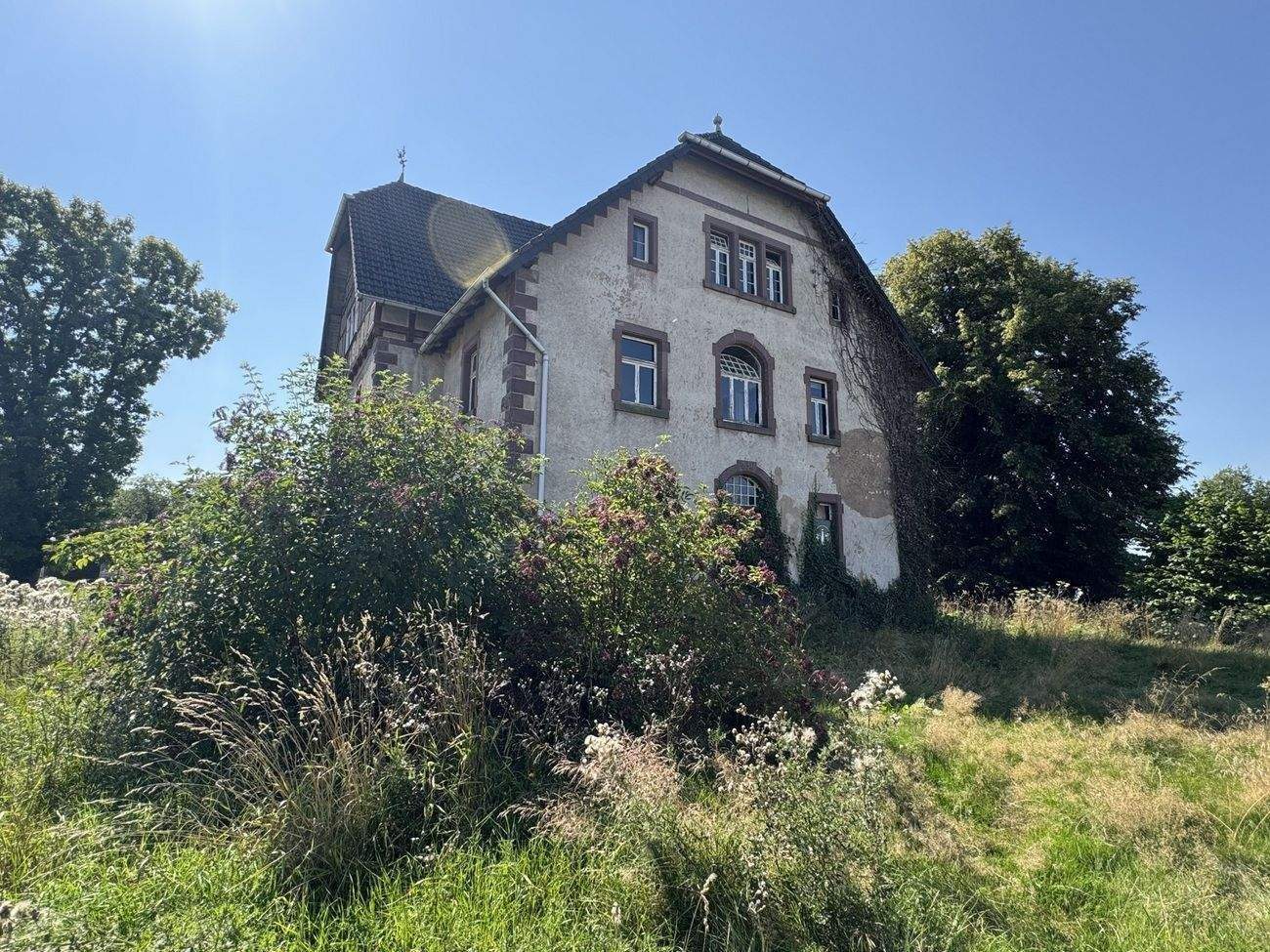 Historisches Herrenhaus – Charme trifft auf enormes Entwicklungspotenzial – Waldeck – Vorschaubild 2