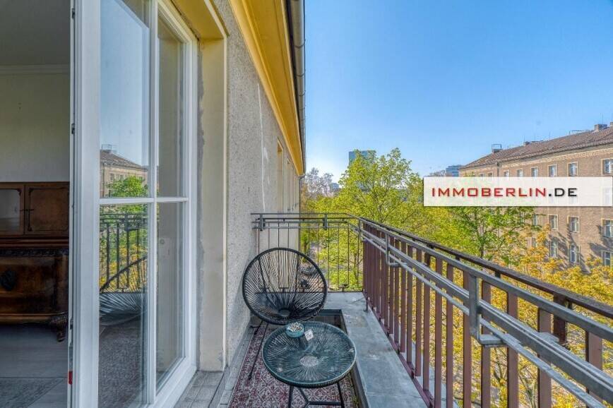 IMMOBERLIN.DE - Top-Citylage! Helle 2-Zimmer-Wohnung mit Sonnenbalkon nahe Frankfurter Tor