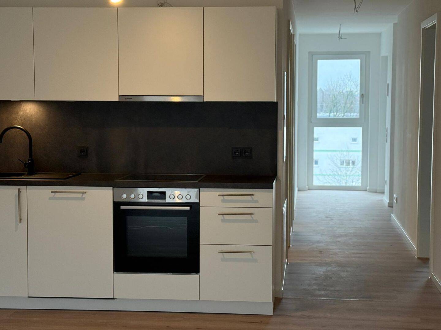 Exklusiver Neubau: Perfekt geschnittene 3-Zimmer-Wohnung mit Balkon | EBK | TG | Fußbodenheizung – Nürnberg – Vorschaubild 5