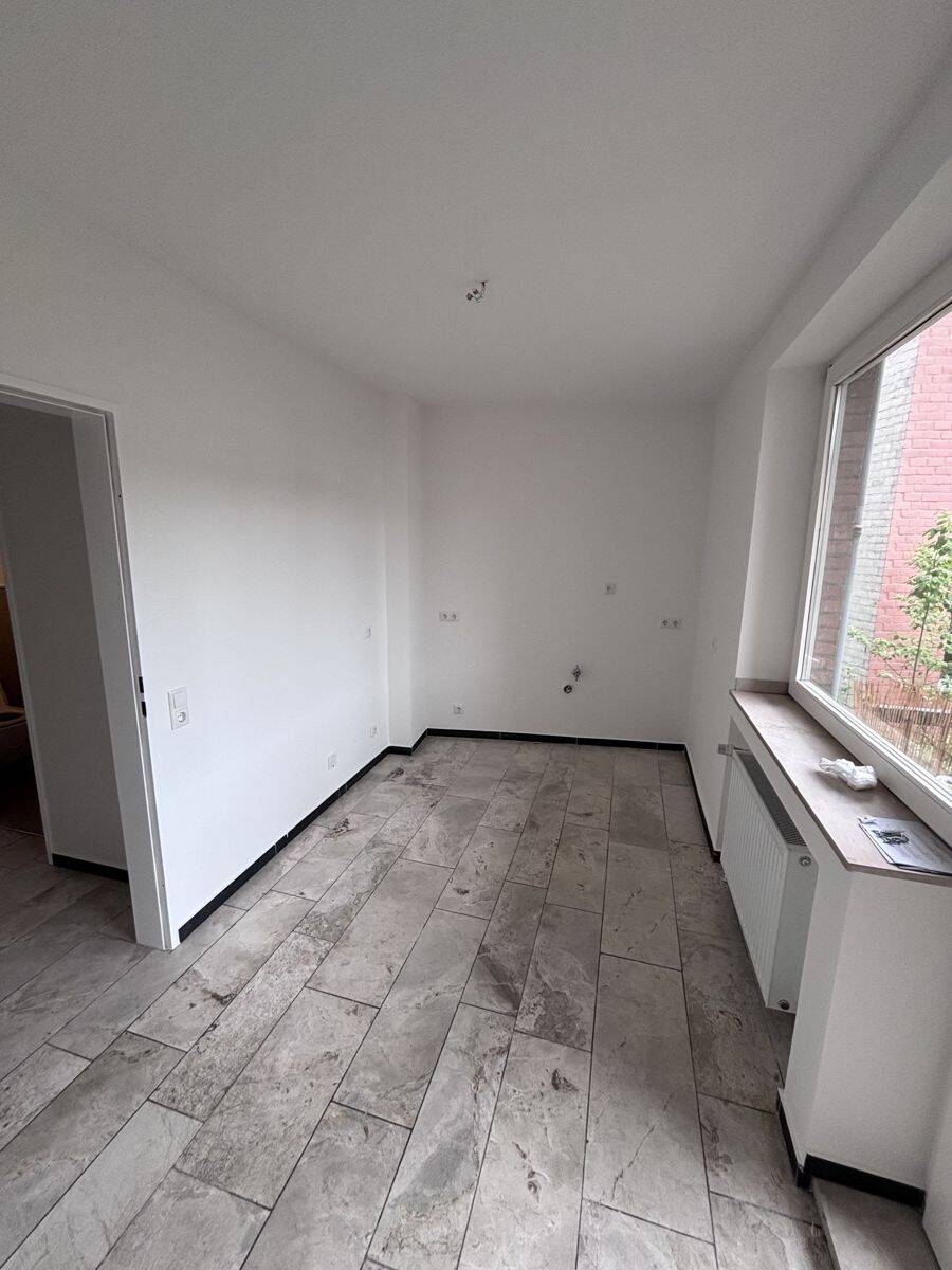 helle, komplett renovierte 1-ZKDB-Wohnung mit Balkon, Zentrum Aachen, Mariahilfstraße 1-3 ab 01.07.2026 zu vermieten – Aachen – Vorschaubild 4