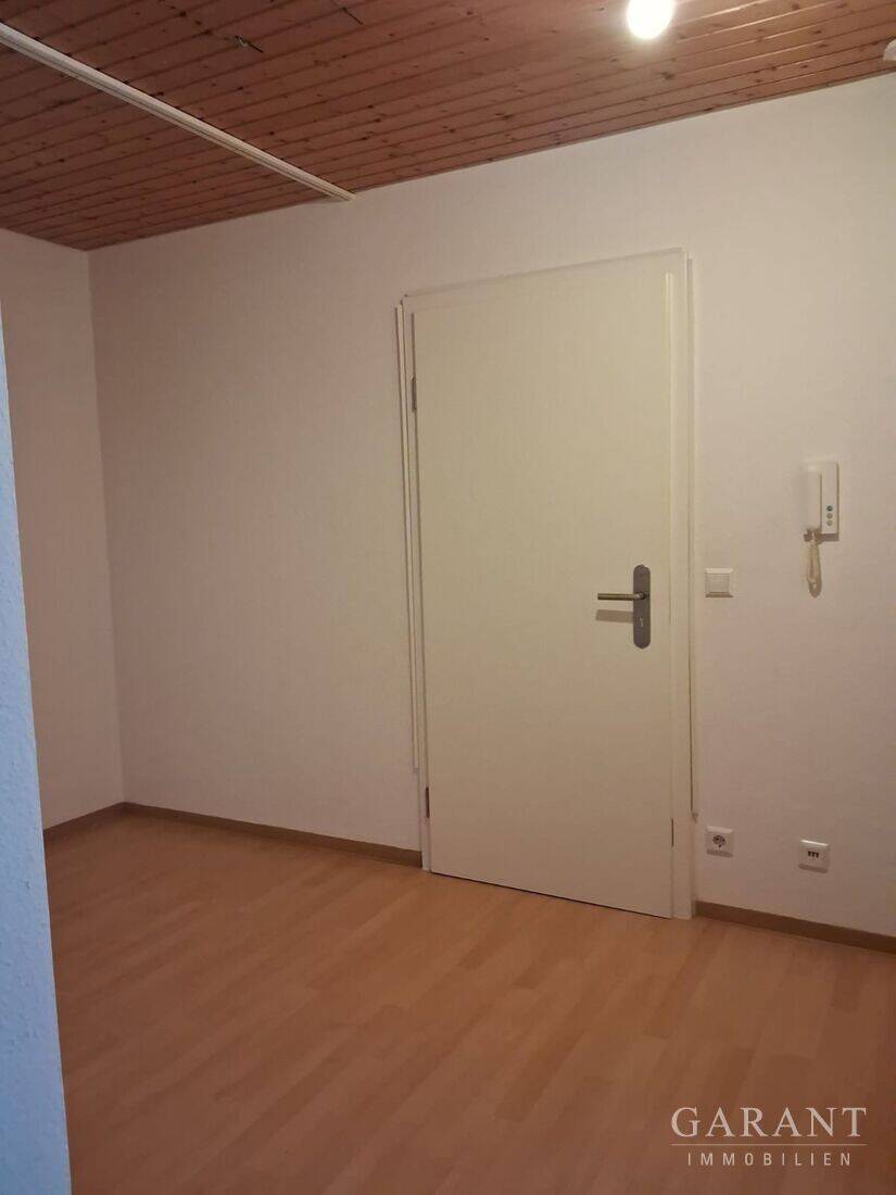 Wohnen über den Dächern von Pforzheim - 2-Zimmer-Wohnung mit puristischem Wohnkonzept und Weitblick – Pforzheim – Vorschaubild 2