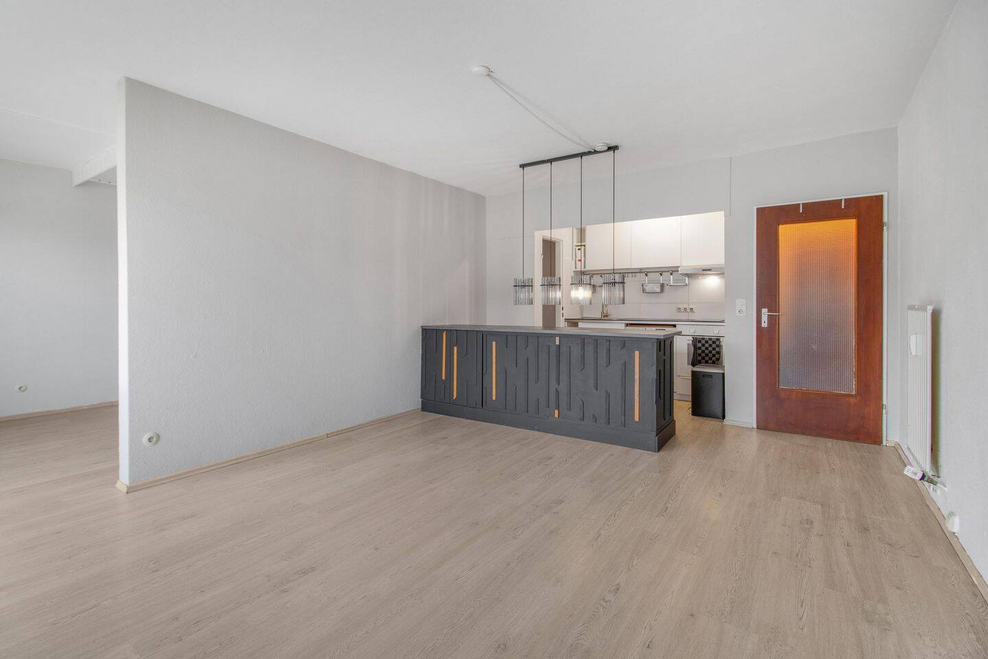 Bremen - Walle: Charmante 1,5-Zimmer-Wohnung mit genialer Raumaufteilung und Balkon – Bremen – Vorschaubild 2