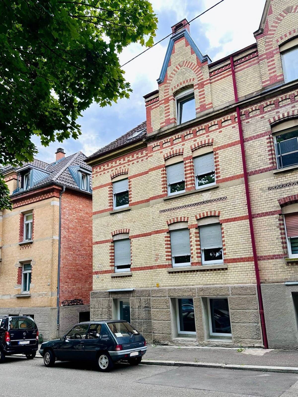 frisch renoviertes, leerstehendes MFH mit Balkone und Garten in sehr guter Lage – 70190 Stuttgart – Bild 1 von 9