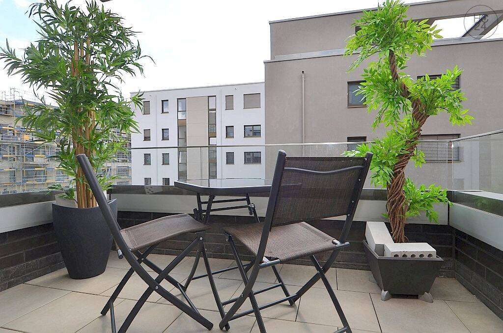 Exklusiv möbliertes Neubauapartment mit Balkon und Stellplatz direkt in der Erlanger City – Erlangen – Vorschaubild 4