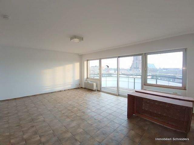Krefeld-City, Ostwall 71 - 2 Zimmer-Wohnung im 5.OG mit 2 Balkonen und Aufzug für max. 2 Personen zum zeitnahen Einzug !! – Krefeld – Vorschaubild 2