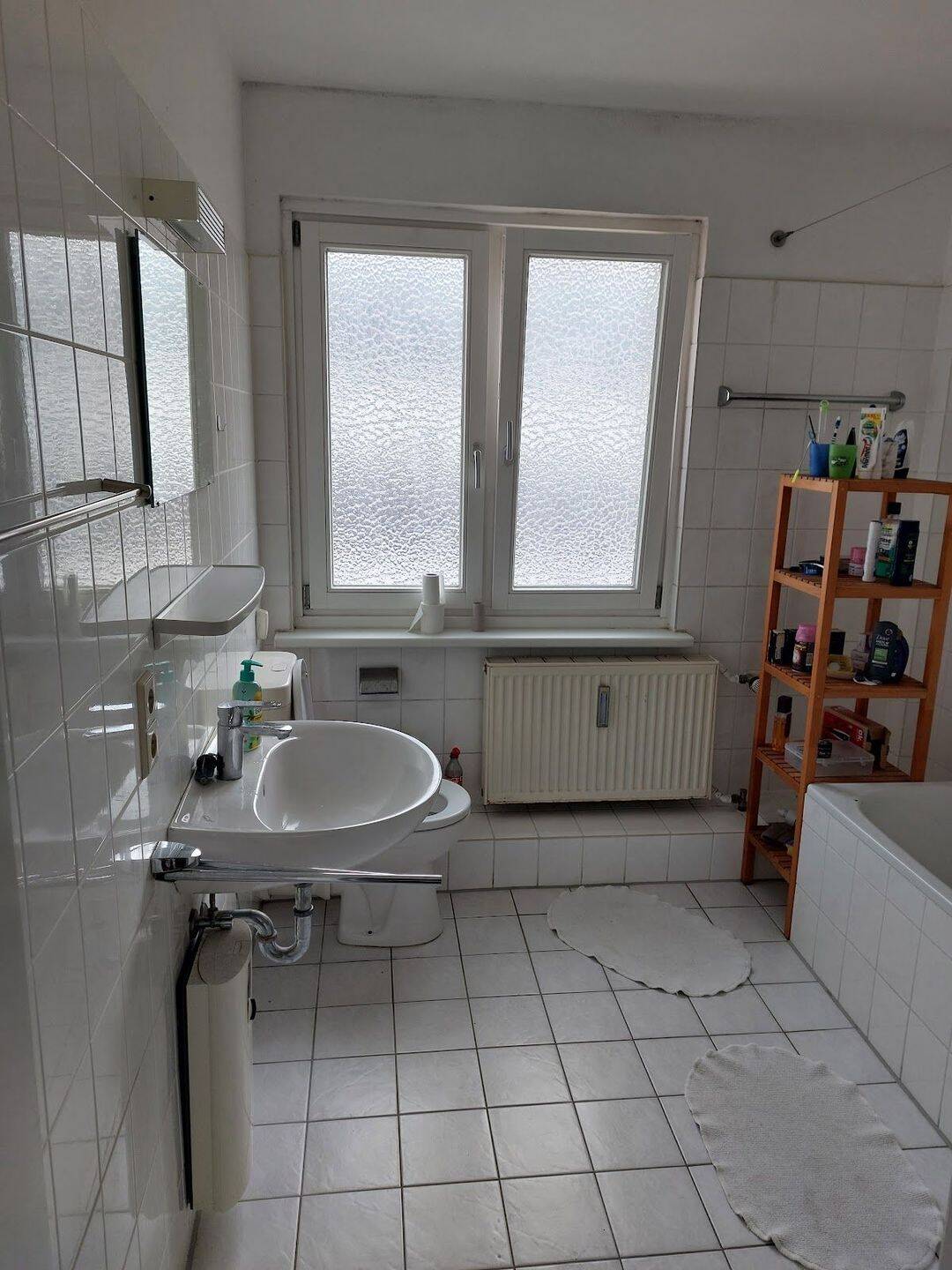 Großes Zimmer 17,47 m² mit Balkon innerhalb einer 3er-WG // 2.OG links – Wolfsburg – Vorschaubild 3