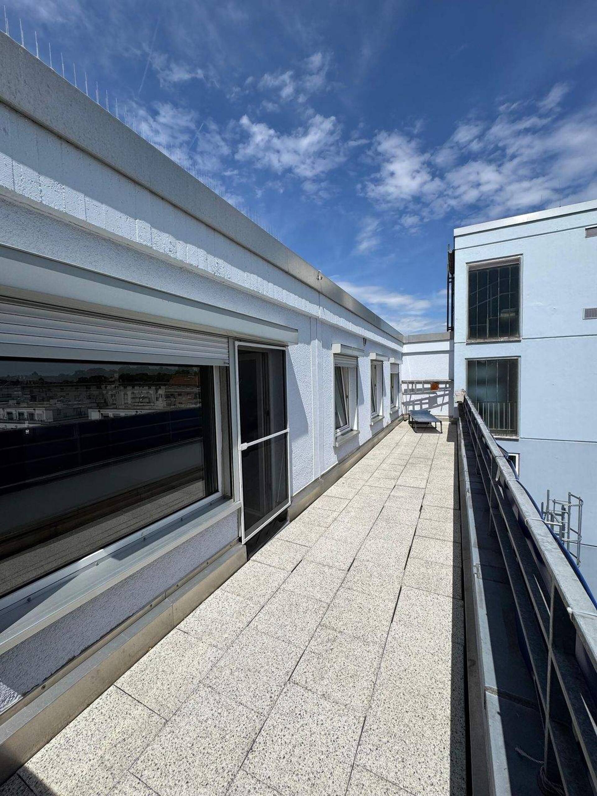 Dachgeschosswohnung in 51065 Köln mit 105 m² kaufen