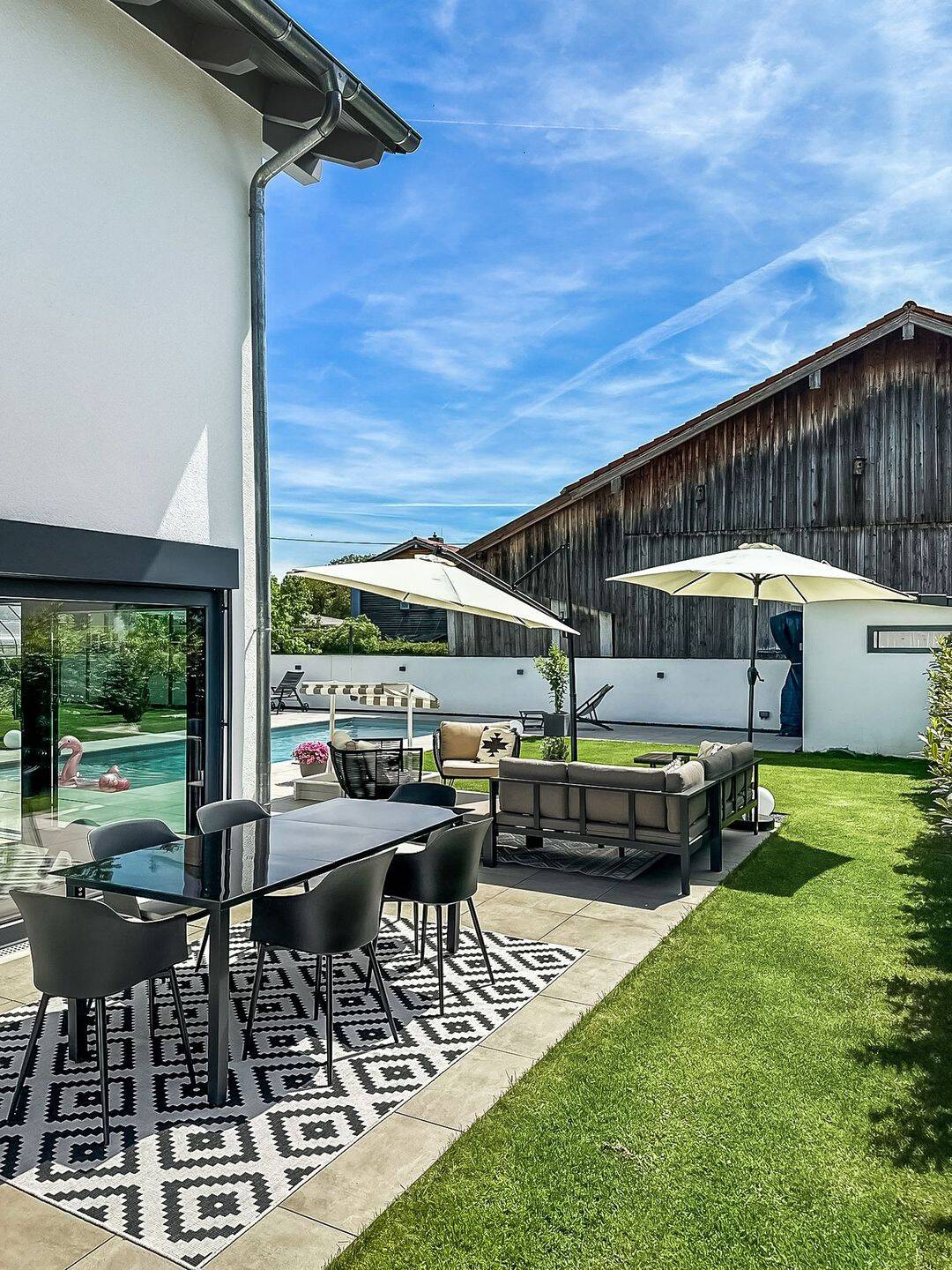 Moderne DHH (BJ 2020) mit 218 m², 9 m Salzwasser-Pool, KfW 55 & A+ in Bestlage von Andechs – Andechs – Vorschaubild 8