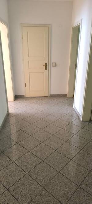 Eigennutzung sofort! Leerstehende 3-ZKB-Eigentumswohnung im soliden Gründerzeit-Altbau – 4318 Leipzig – Vorschaubild 4
