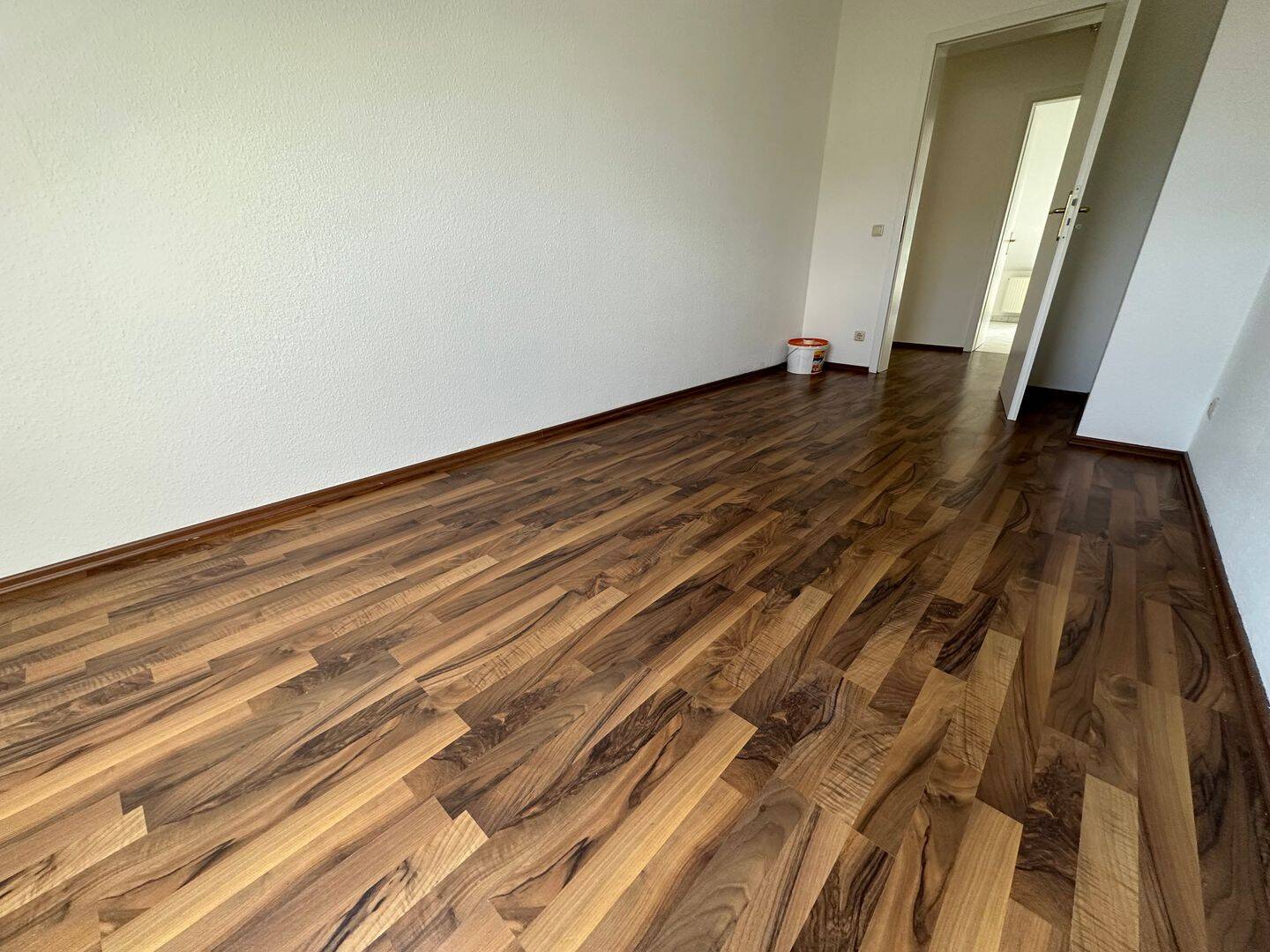 Frei ab 1.7.26 + sonniger Balkon an der Küche + im DG ! – Chemnitz – Vorschaubild 7