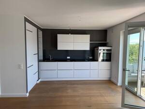 Barrierefreie 4-Zimmer-Endetagenwohnung mit Balkon und Tiefgarage mit Wallbox – 21035 Hamburg – Vorschaubild 2