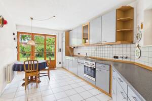Großzügiges Familienhaus mit Gartenidylle und Einliegerwohnung – 86199 Augsburg – Vorschaubild 4