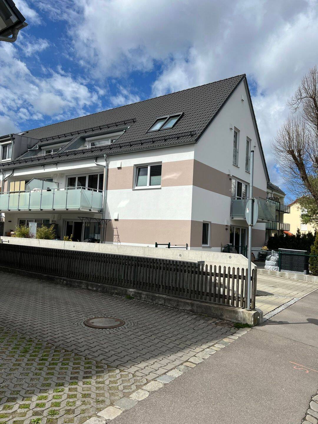 Exklusives Wohnen über den Dächern von Gersthofen – 3-Zimmer-Dachgeschosswohnung mit großer Sonnenterrasse