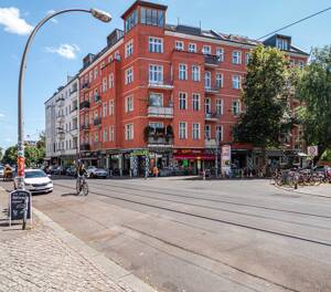 ***Altbauwohnung + Dachrohling - bezugsfrei, möbliert, ruhig*** – 10245 Berlin – Vorschaubild 2