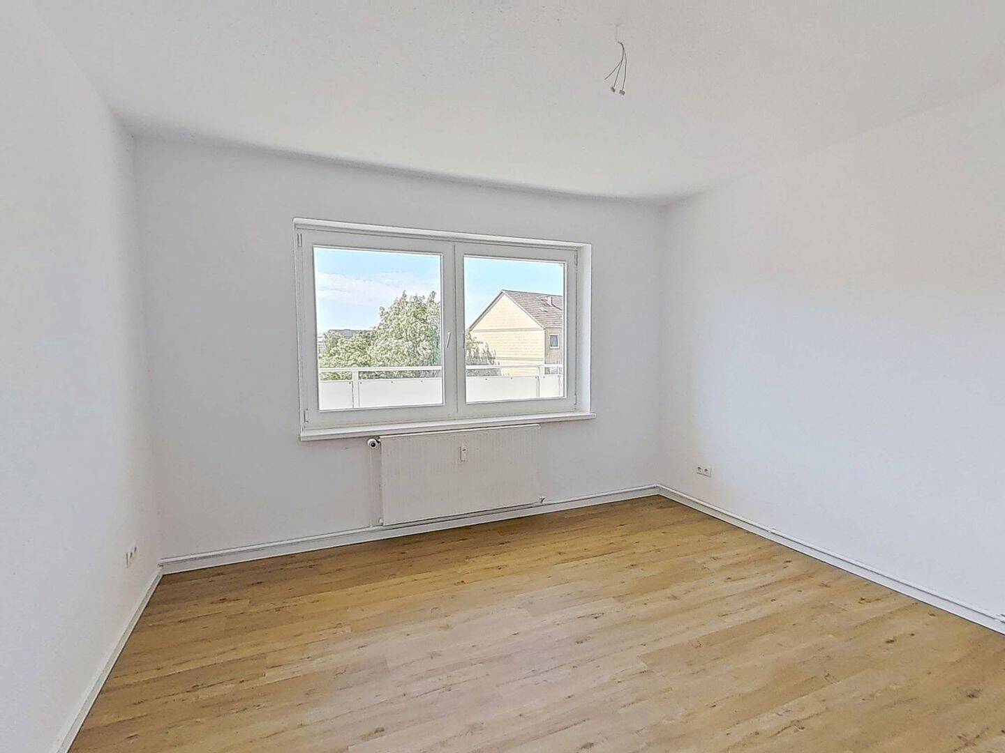 Lichtdurchflutete 3-Zimmer-Wohnung mit BALKON – Uetersen – Vorschaubild 3
