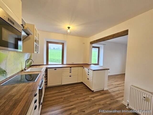 "Attraktive 4-Zimmer-Wohnung mit Balkon und Stellplätzen - KfW-115"
