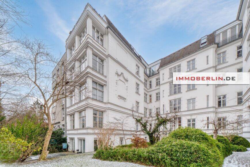 IMMOBERLIN.DE - Perle in Toplage: Familienfreundliche Altbauwohnung mit Westloggia & Naturkulisse – Berlin – Vorschaubild 2