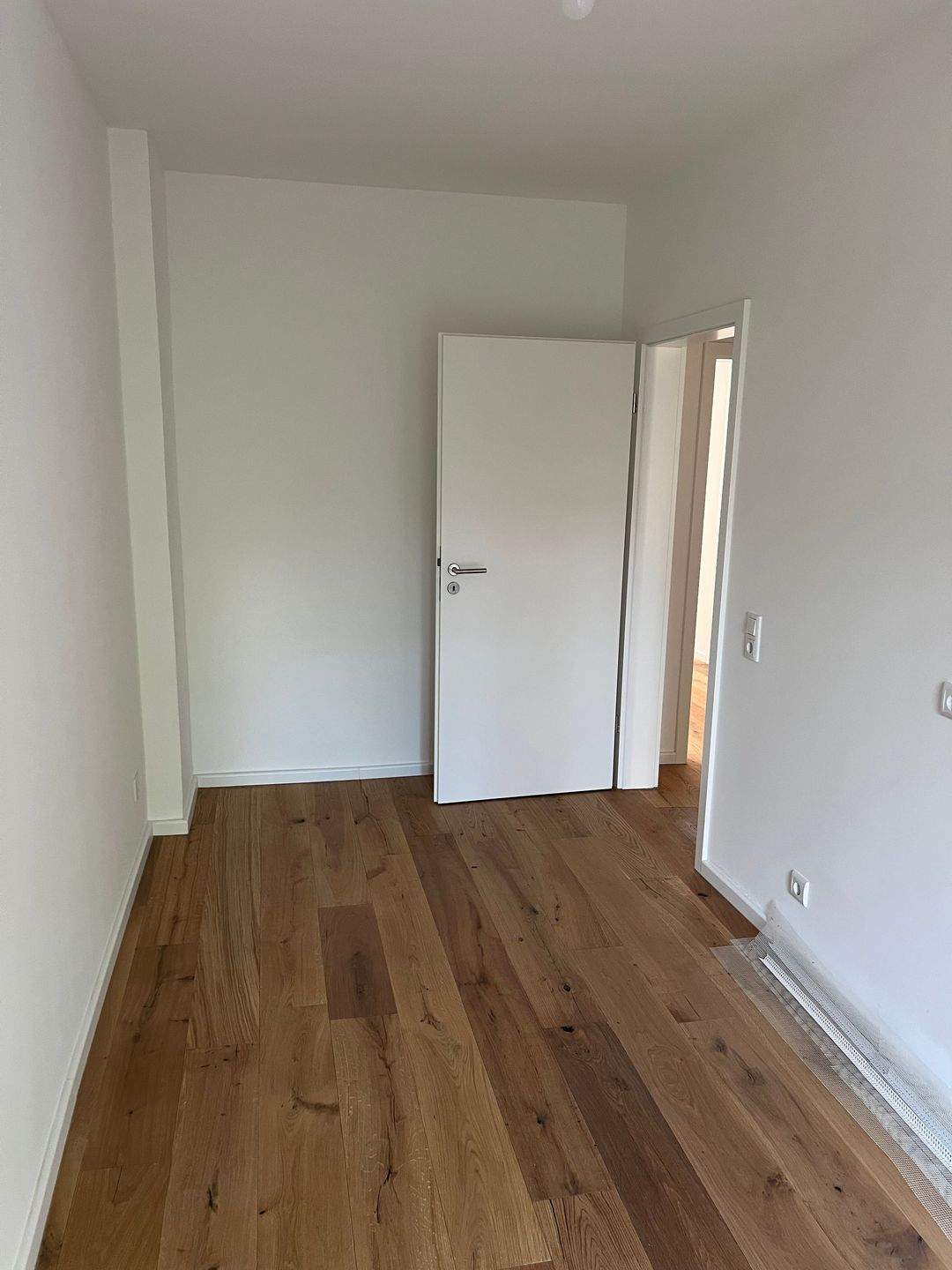 ***frisch sanierte 2 Zi. WE, Parkettboden, Tageslichbad mit Wanne, Balkon, etc.*** – Leipzig – Vorschaubild 7