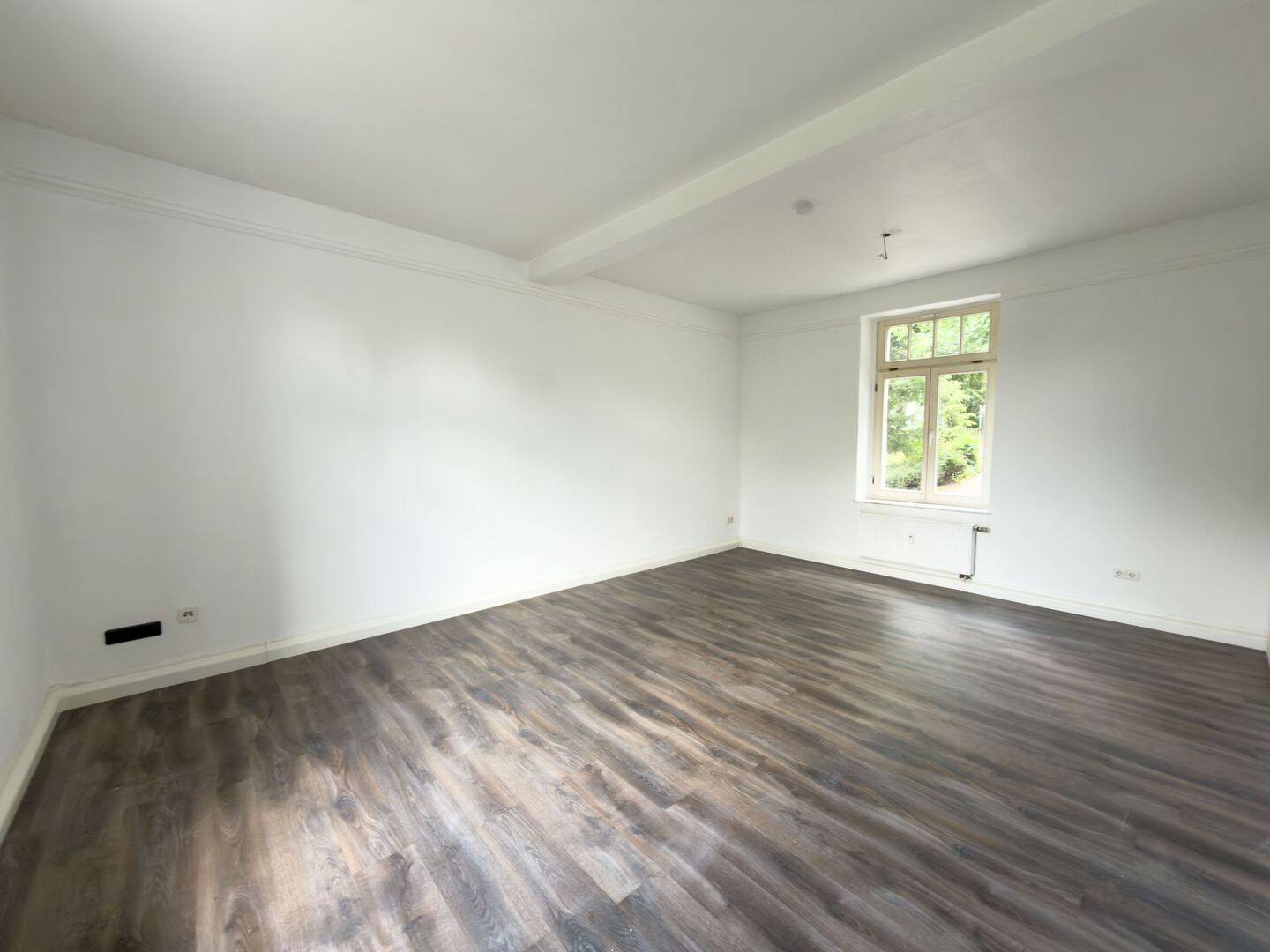 Gepflegte zurückliegende Altbauwohnung in historischer Stadtvilla in Bergisch Neukirchen