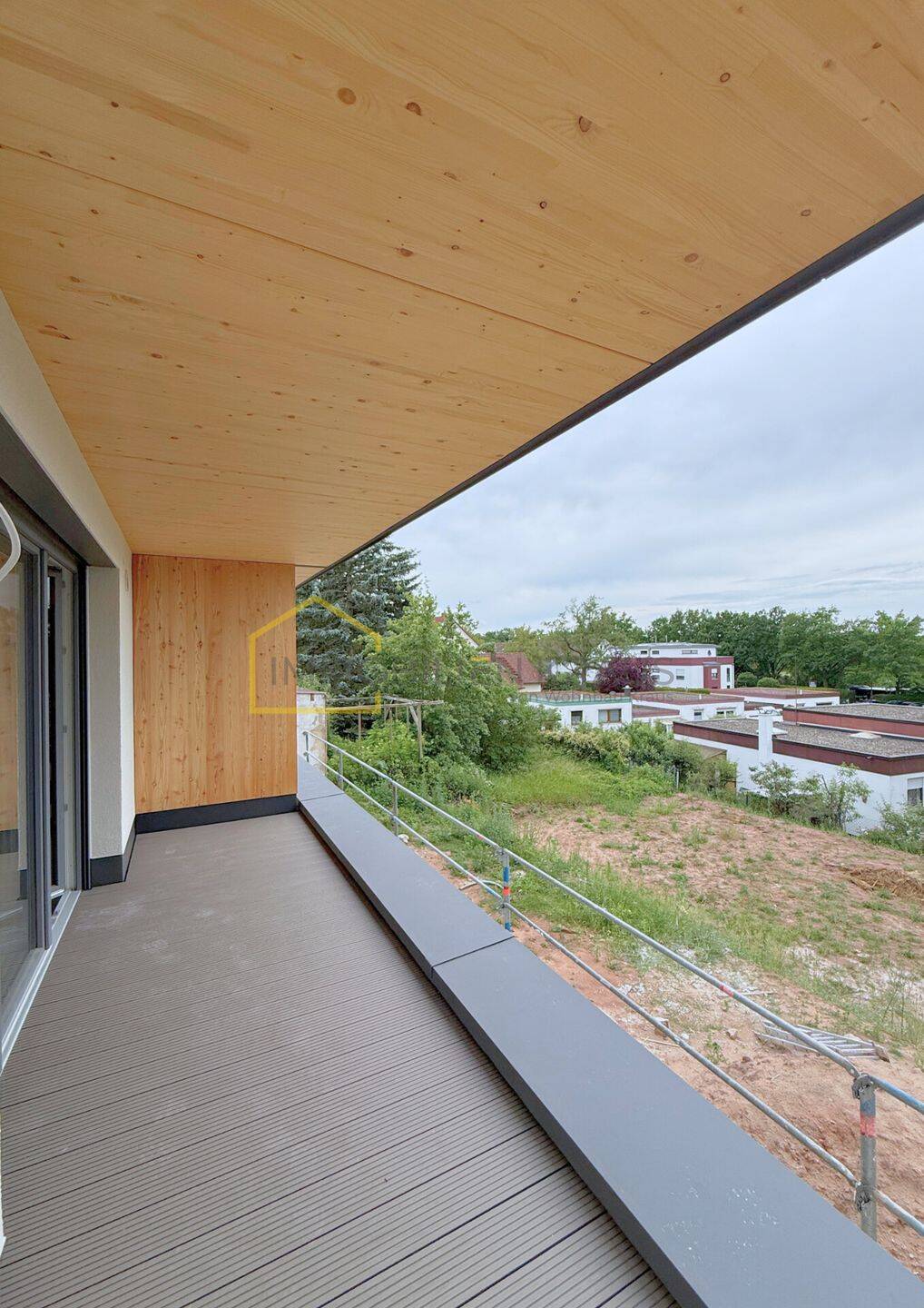 Massivholz-Neubau: 2 Zimmer mit Balkon, KfW40, gesundes Wohnklima, Weitblick