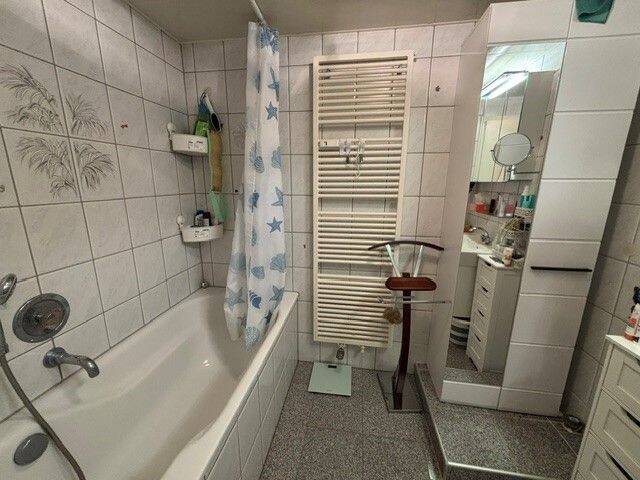 Ruhige Lage Giesenkirchen - Erdgeschoss mit Garten und Garage in 3 Familienhaus - – Mönchengladbach – Vorschaubild 3