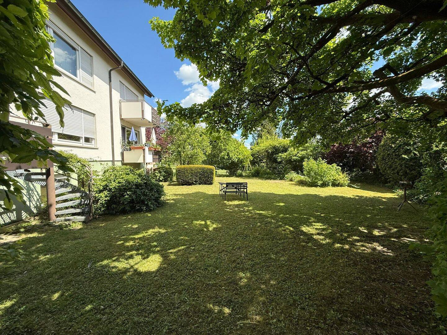 Freistehendes Mehrfamilienhaus in Leonberg – Leonberg – Vorschaubild 3