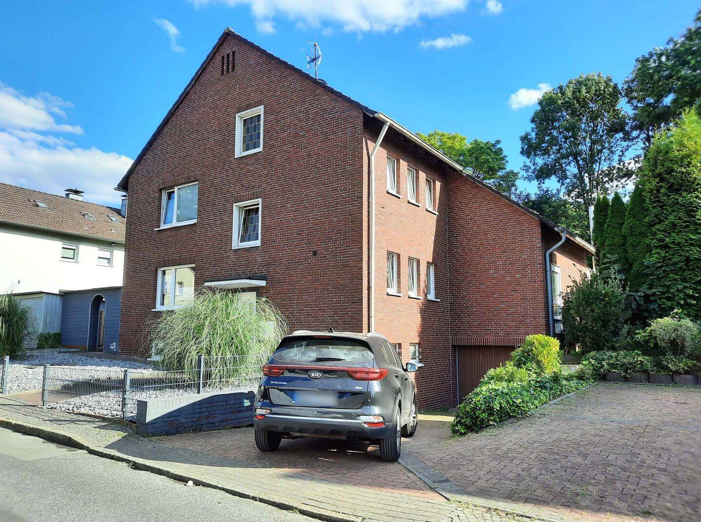 "Glückstreffer für die große Familie!" Freistehendes Zweifamilienhaus mit ausgebautem Dachgeschoss, Wintergarten,großem Garten, Garage u. St – Bochum – Vorschaubild 2