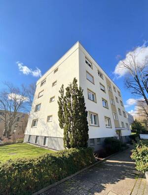 3-Zimmer-Wohnung mit Balkon und Stellplatz - solide Kapitalanlage in Wiesbaden