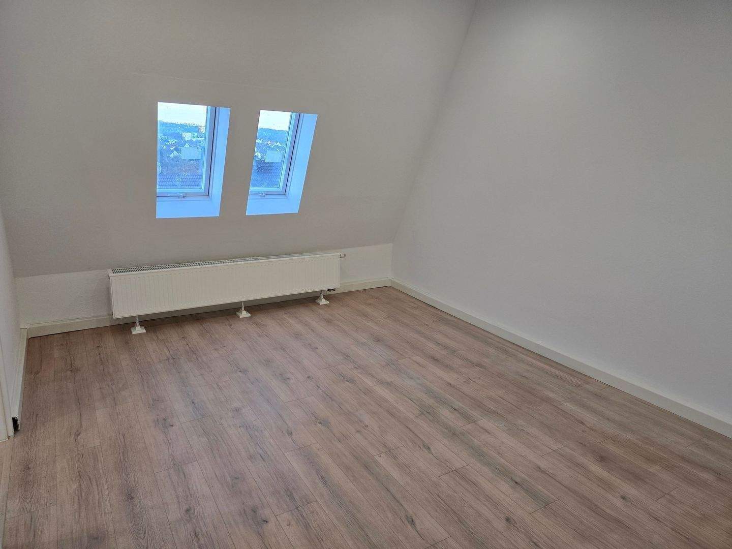 Stilvolle 3-Zimmer-Wohnung mit Stuckdecken in Wuppertal – Wuppertal – Vorschaubild 9