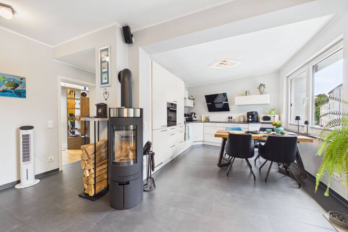 Südviertel-Charme mit Stil: 3 Zimmer mit Kamin, Einbauküche & Balkon – 48153 Münster – Bild 1 von 9